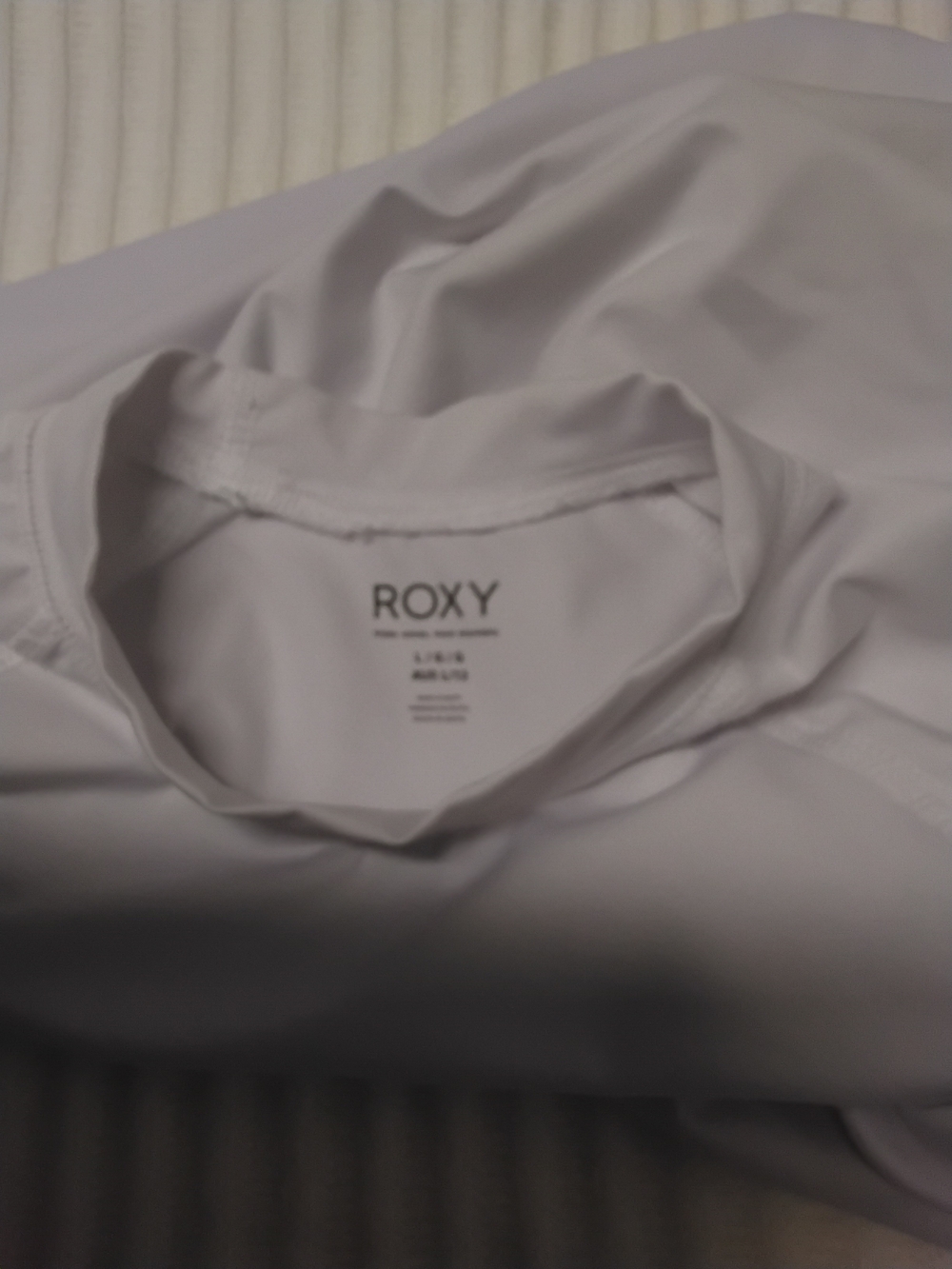 Roxy Women's White Rash Guard Top Size M - Picture 7 of 8
